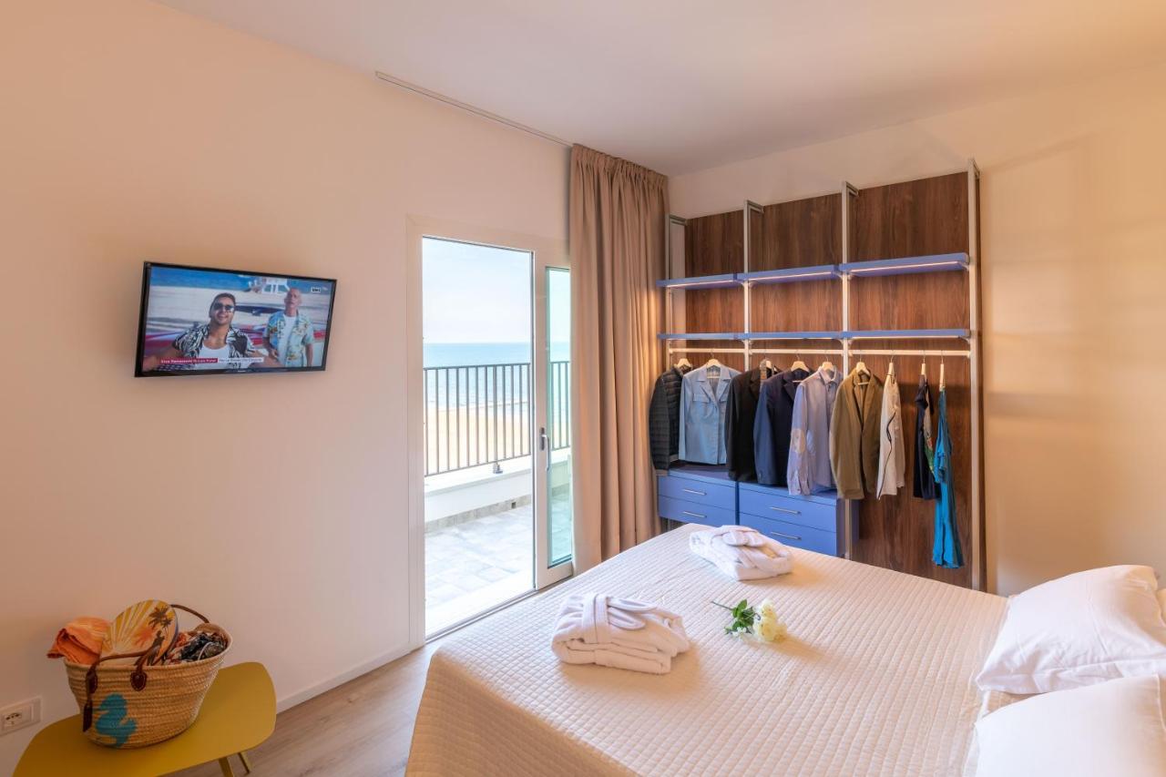 Hotel Mondial Lido di Jesolo Exterior foto