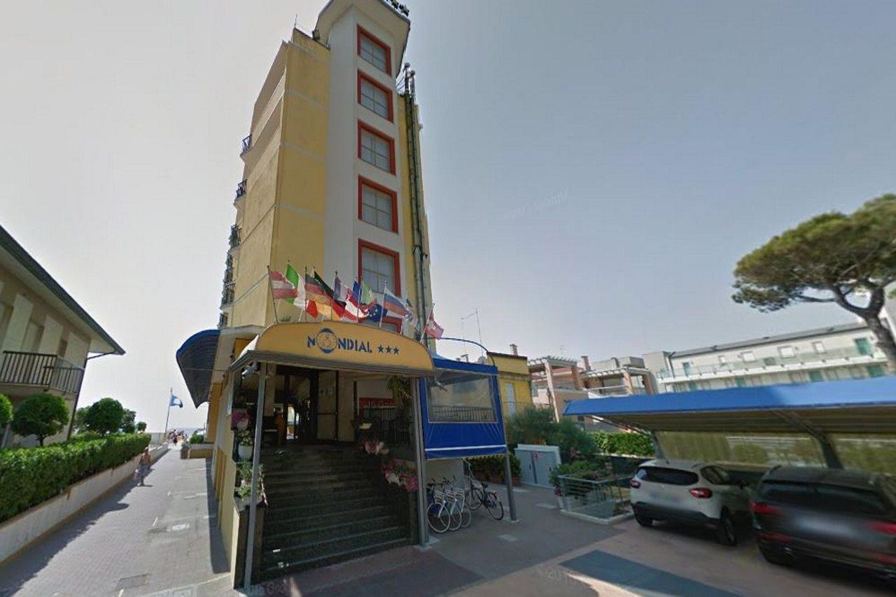 Hotel Mondial Lido di Jesolo Exterior foto