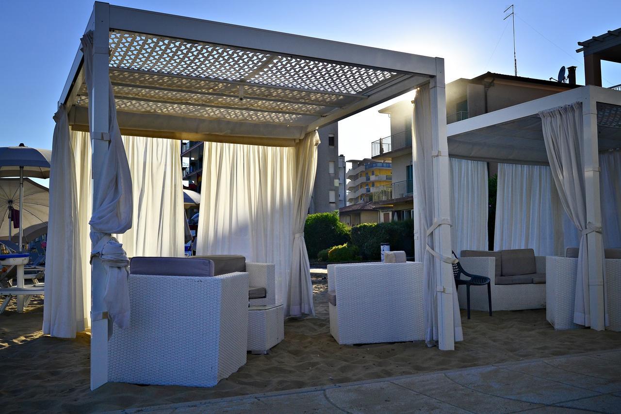 Hotel Mondial Lido di Jesolo Exterior foto