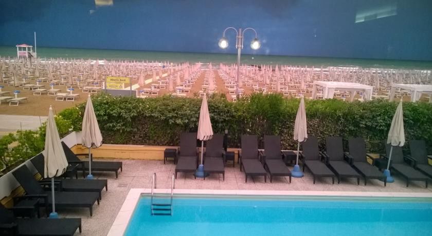 Hotel Mondial Lido di Jesolo Exterior foto