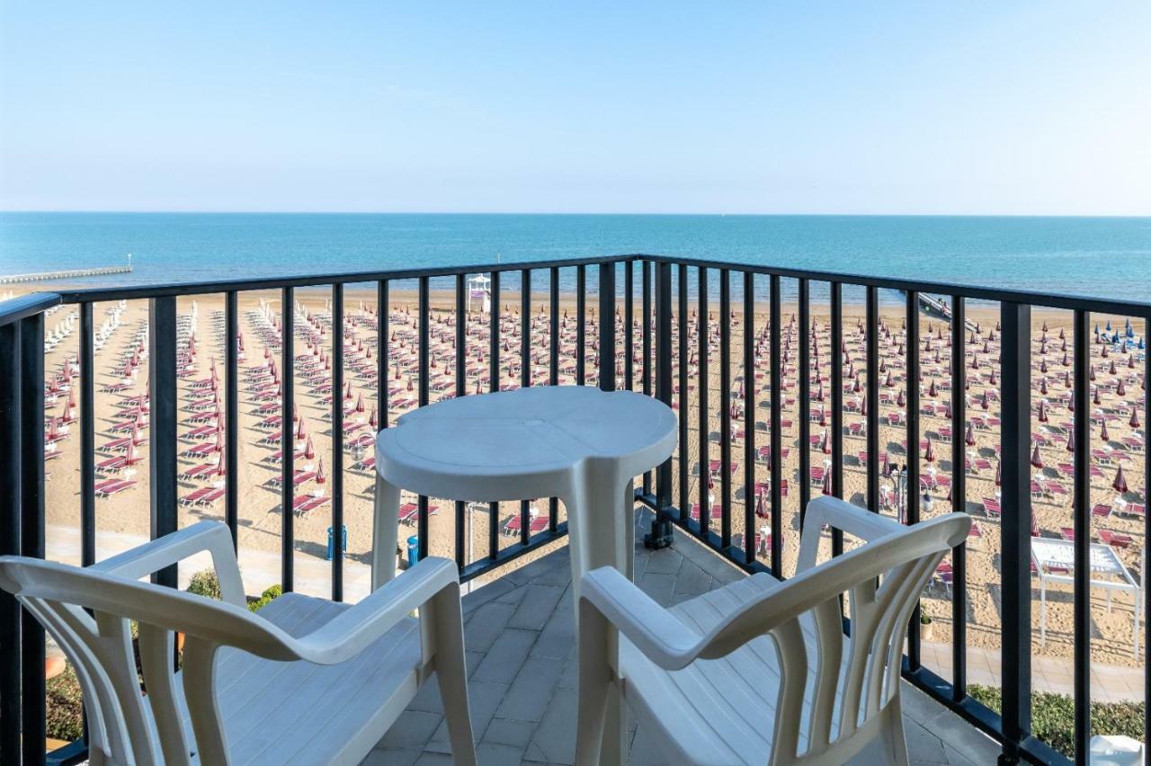Hotel Mondial Lido di Jesolo Exterior foto