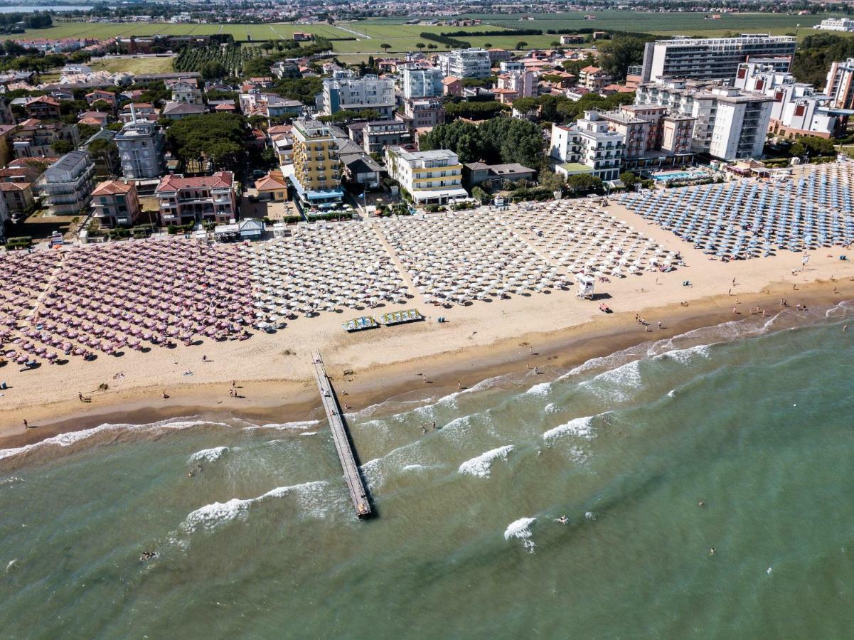 Hotel Mondial Lido di Jesolo Exterior foto