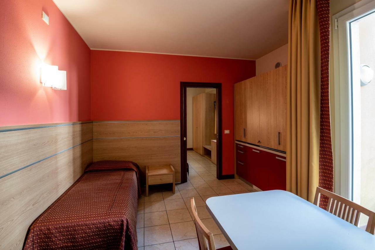 Hotel Mondial Lido di Jesolo Exterior foto